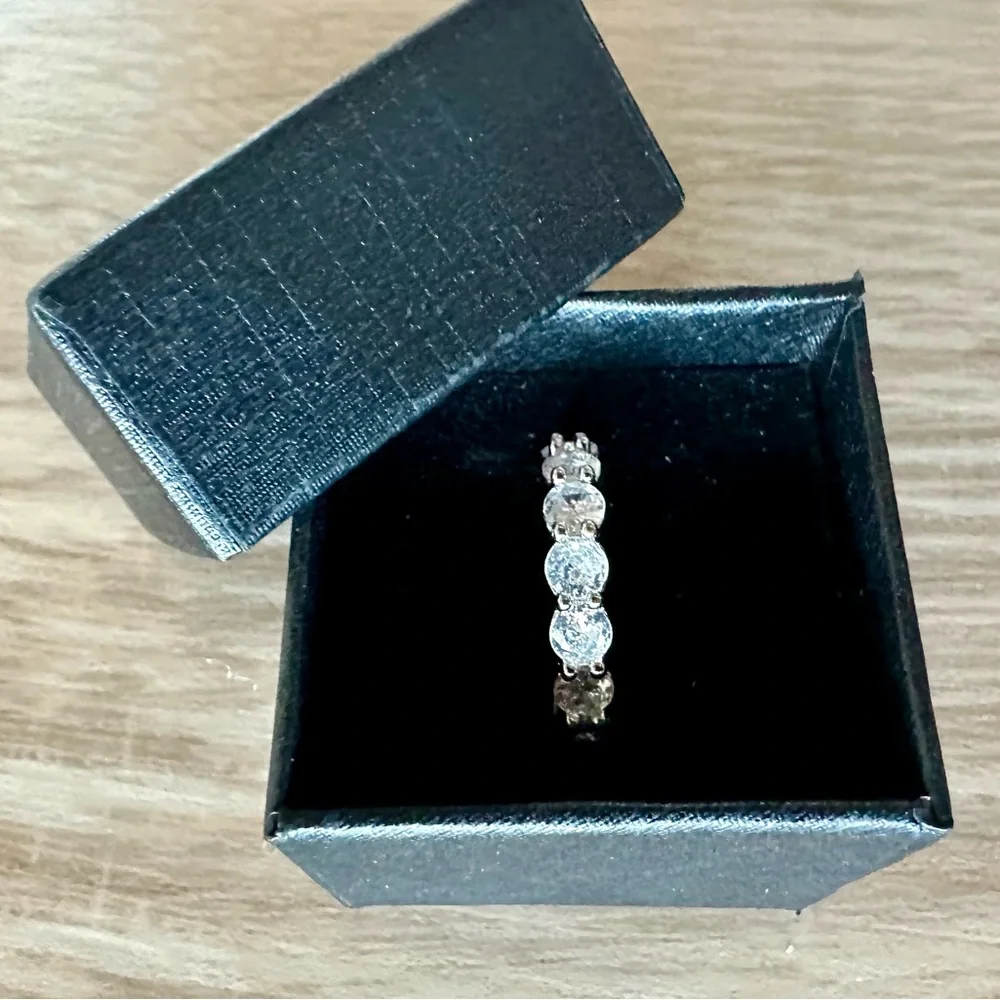 NWT 4.5ct Eternity Band - Round Solitaire Stones - Neiman Marcus - Size 6 - Picture 8 of 15